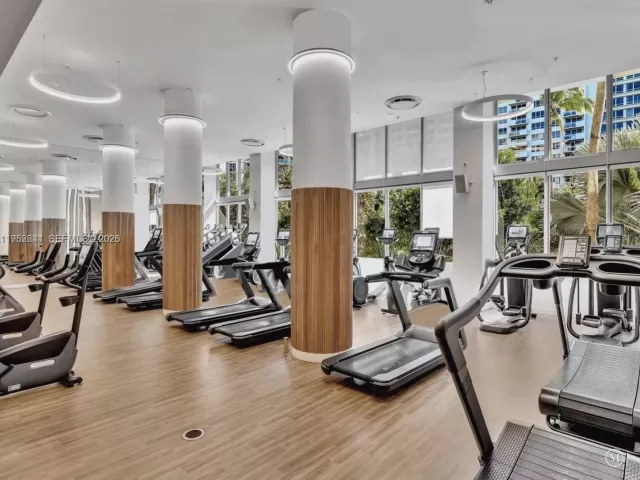 2-bedroom condo for rent in Miami Beach - 1500 Bay Rd 116S - MondialRealty