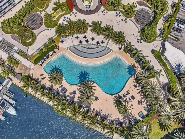 2-bedroom condo for rent in Miami Beach - 1500 Bay Rd 116S - MondialRealty