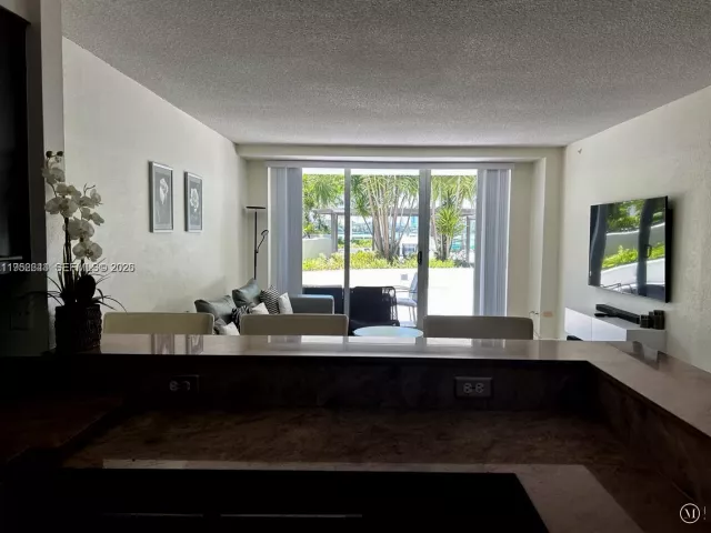 2-bedroom condo for rent in Miami Beach - 1500 Bay Rd 116S - MondialRealty