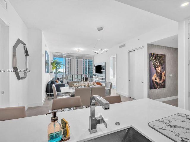 Apartment for rent  Unit #704 - photo 7286826