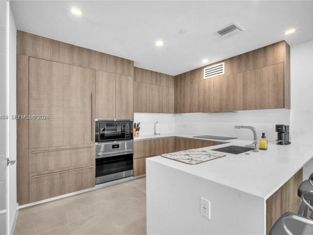 Apartment for rent  Unit #704 - photo 7286830