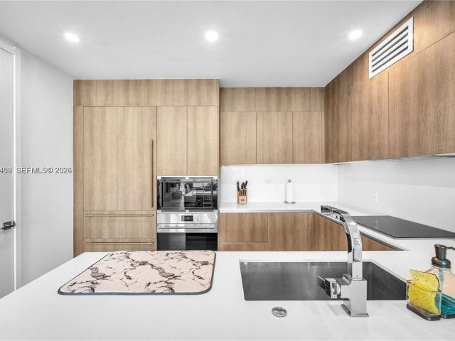 Apartment for rent  Unit #704 - photo 7286831