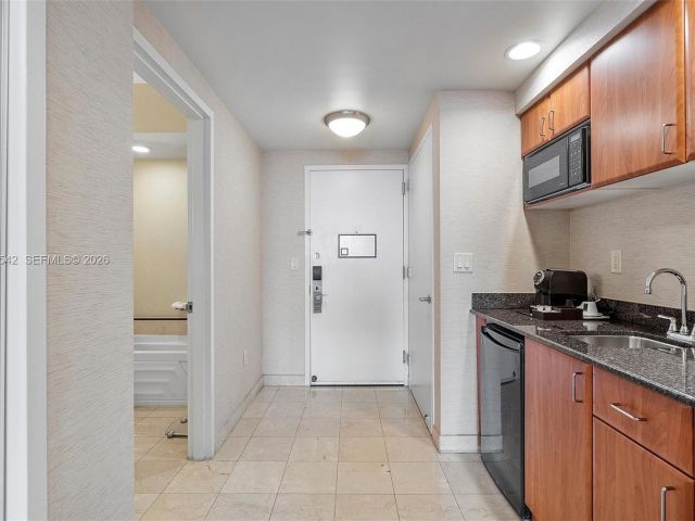 Apartment for sale  Unit #1817 - photo 7440196