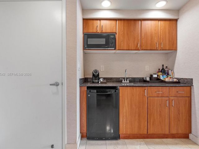 Apartment for sale  Unit #1817 - photo 7440199