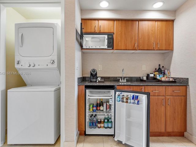 Apartment for sale  Unit #1817 - photo 7440200