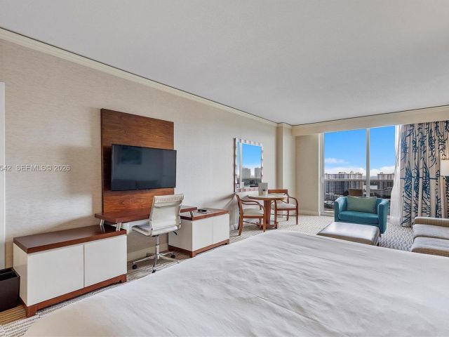 Apartment for sale  Unit #1817 - photo 7440203