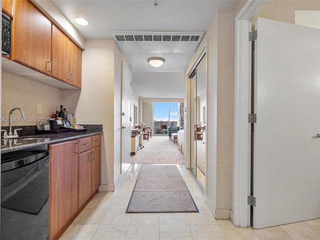 Apartment for sale  Unit #1817 - photo 7440211