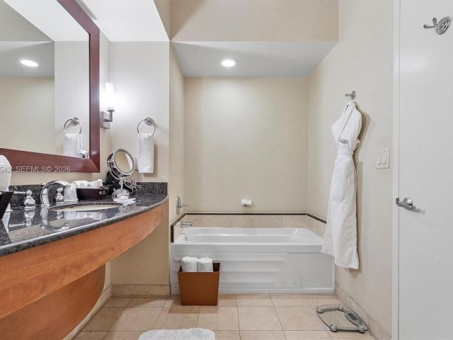 Apartment for sale  Unit #1817 - photo 7440212