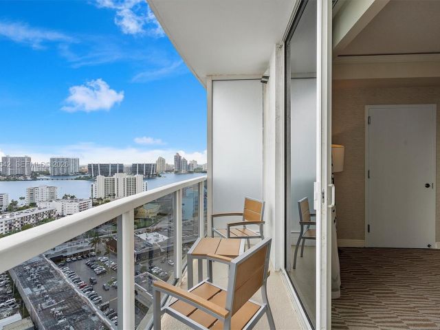 Apartment for sale  Unit #1817 - photo 7440217