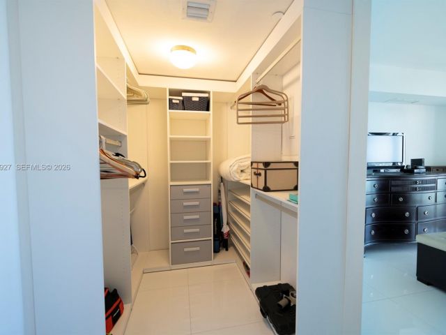 Apartment for sale  Unit #3702 - photo 7287550