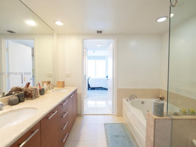 Apartment for sale  Unit #3702 - photo 7287556