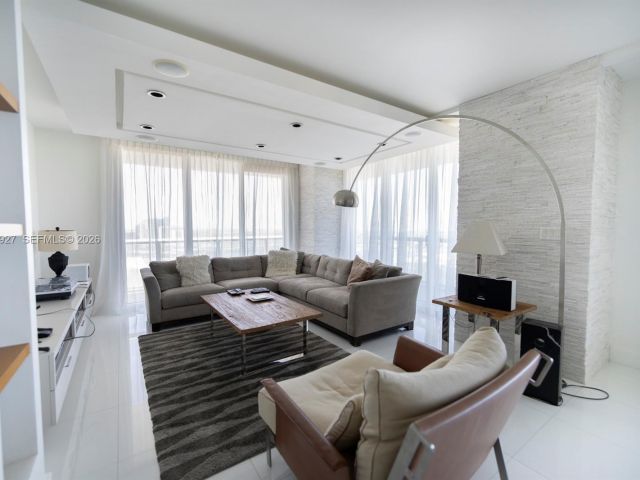 Apartment for sale  Unit #3702 - photo 7287560