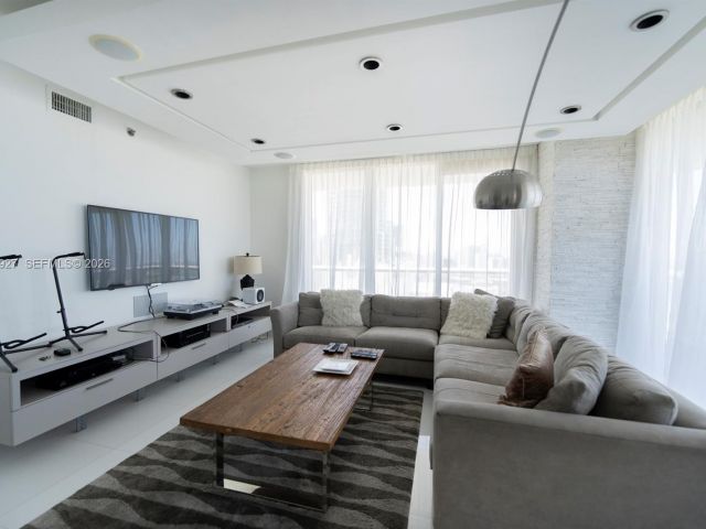 Apartment for sale  Unit #3702 - photo 7287566