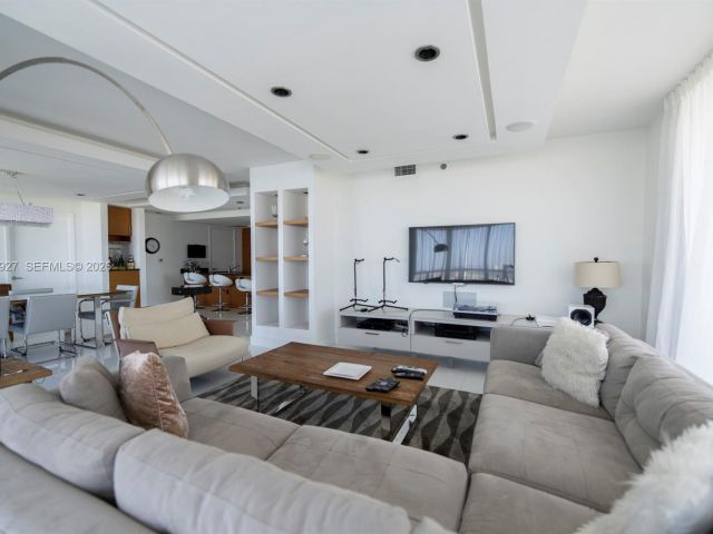 Apartment for sale  Unit #3702 - photo 7287567