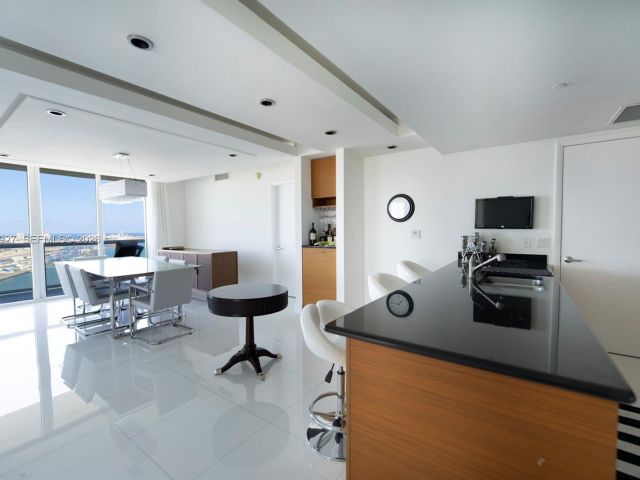 Apartment for sale  Unit #3702 - photo 7287570