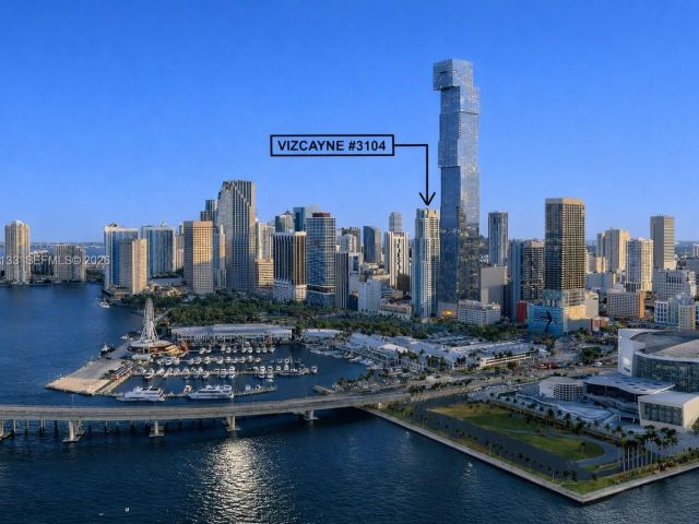 1-bedroom condo for sale in Miami - 244 Biscayne Blvd 3104 - MondialRealty