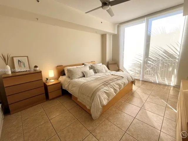 2-bedroom condo for sale in Aventura - 3001 NE 185th St 514 - MondialRealty