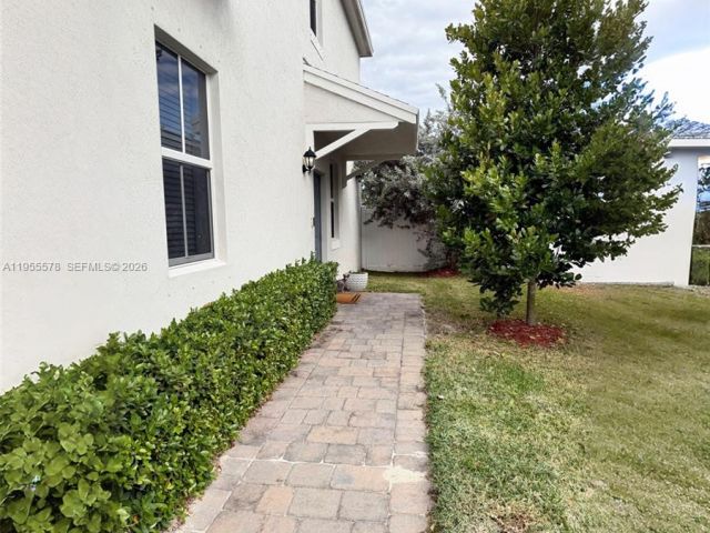 4-bedroom home for rent in Homestead - 1783 SE 7th Ter 0 - MondialRealty