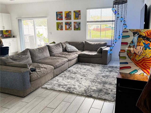 4-bedroom home for rent in Homestead - 1783 SE 7th Ter 0 - MondialRealty