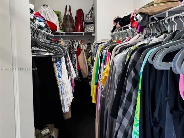 4-bedroom home for rent in Homestead - 1783 SE 7th Ter 0 - MondialRealty