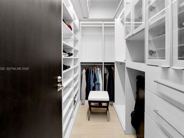 Apartment for sale  Unit #4201 - photo 7287270