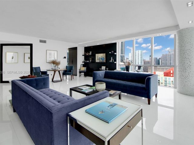 Apartment for sale  Unit #4201 - photo 7287273