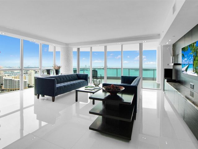 Apartment for sale  Unit #4201 - photo 7287279