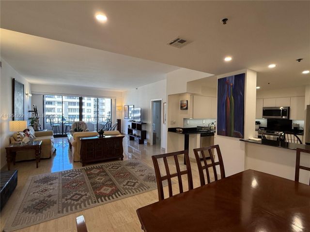 Apartment for rent  Unit #928 - photo 7441744