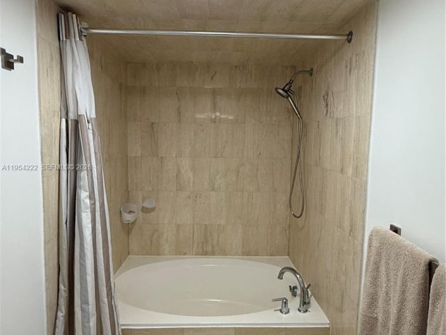 Apartment for rent  Unit #928 - photo 7441755