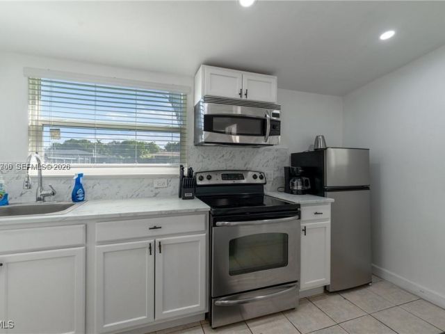 Home for rent at 947 NE 149 #1 1 - photo 7439779