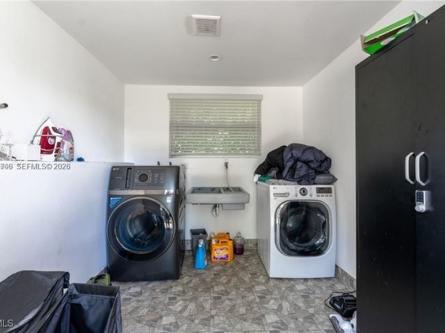 Home for rent at 947 NE 149 #1 1 - photo 7439780