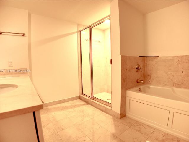 Apartment for rent  Unit #911 - photo 7289442