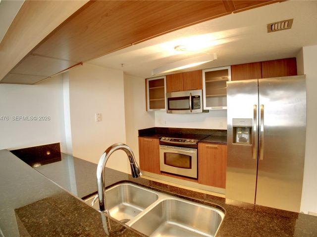 Apartment for rent  Unit #911 - photo 7289452