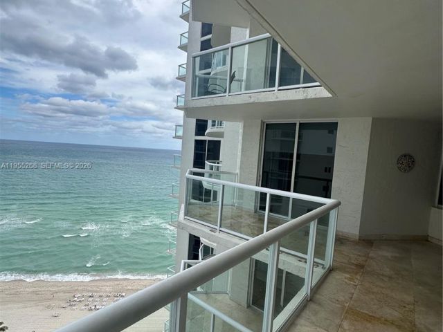 Apartment for rent  Unit #2304 - photo 7292030