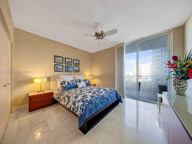 Apartment for rent  Unit #702N - photo 7291745