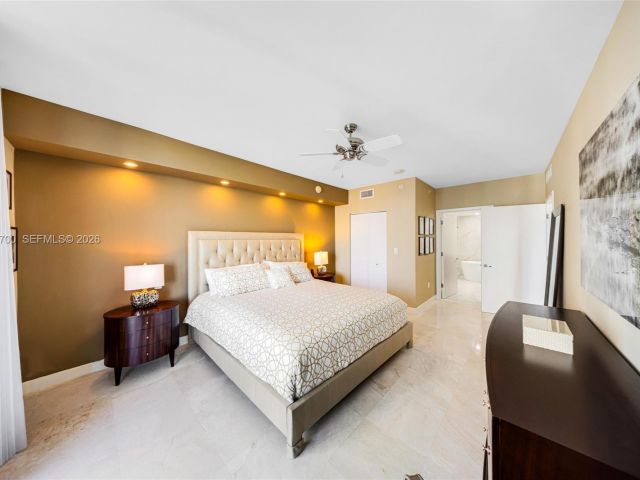 Apartment for rent  Unit #702N - photo 7291755