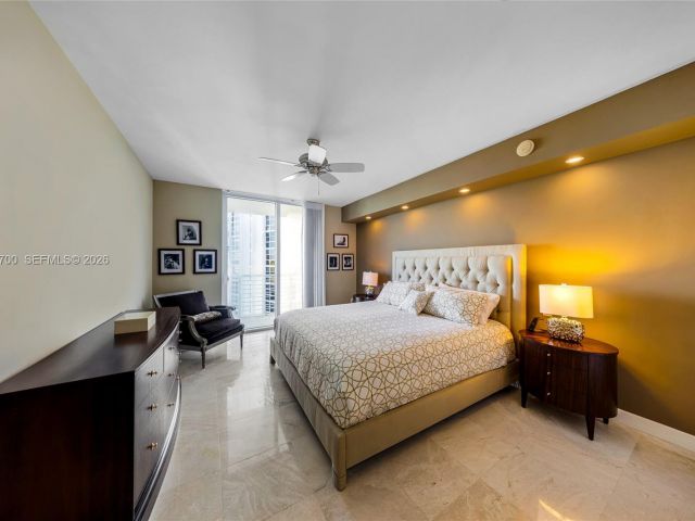 Apartment for rent  Unit #702N - photo 7291757