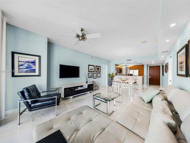 Apartment for rent  Unit #702N - photo 7291759