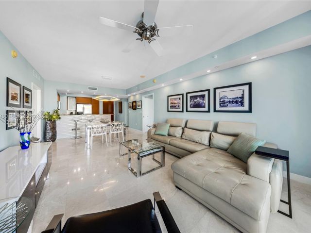 Apartment for rent  Unit #702N - photo 7291766