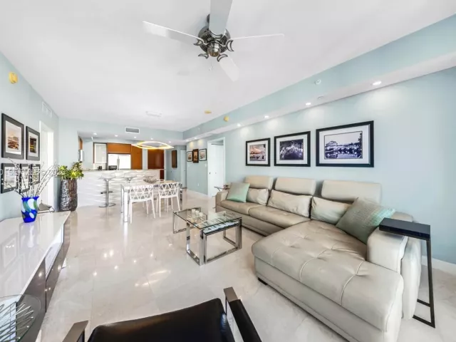 2-bedroom condo for rent in Fort Lauderdale - 2831 N Ocean Blvd 702N - MondialRealty