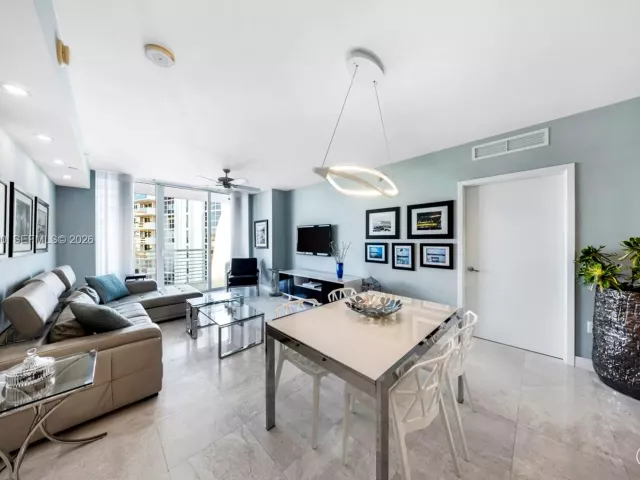 2-bedroom condo for rent in Fort Lauderdale - 2831 N Ocean Blvd 702N - MondialRealty