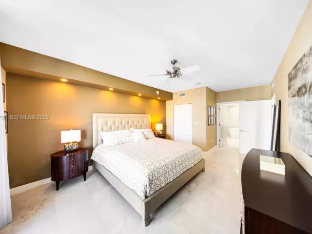 2-bedroom condo for rent in Fort Lauderdale - 2831 N Ocean Blvd 702N - MondialRealty