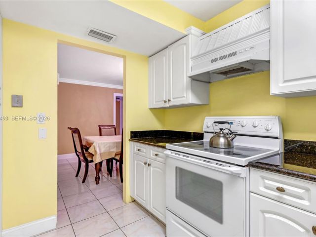 Apartment for rent  Unit #1206 - photo 7475173