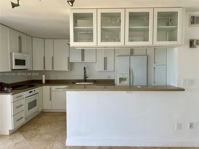 Apartment for rent  Unit #10D - photo 7294578