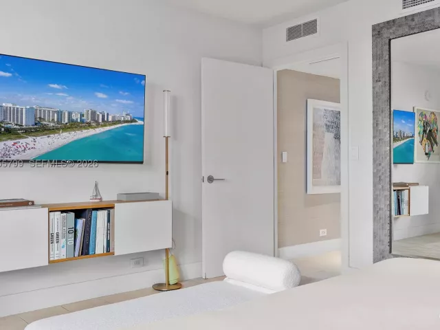 1-bedroom condo for sale in Miami Beach - 102 24th St 1427 - MondialRealty