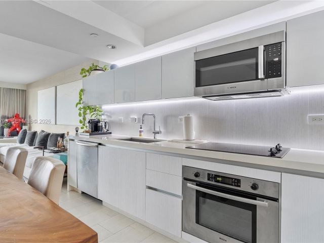 Apartment for sale  Unit #1427 - photo 7293431