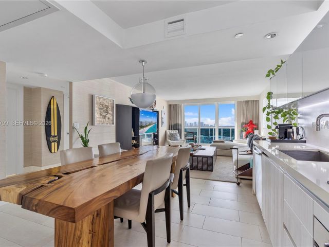 Apartment for sale  Unit #1427 - photo 7293433