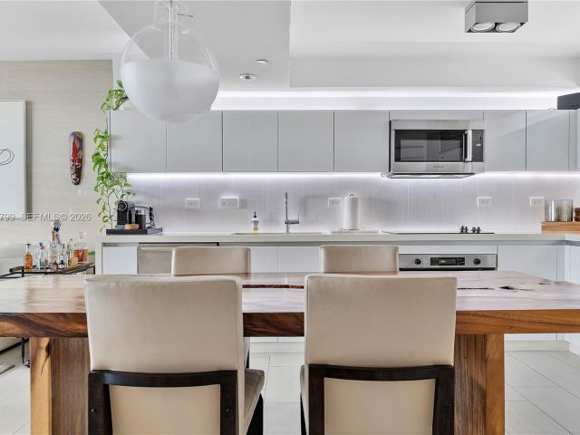 Apartment for sale  Unit #1427 - photo 7293435