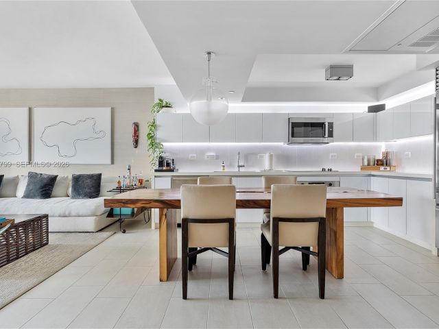 Apartment for sale  Unit #1427 - photo 7293436