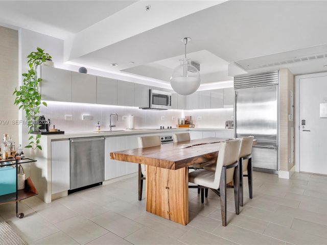 Apartment for sale  Unit #1427 - photo 7293438